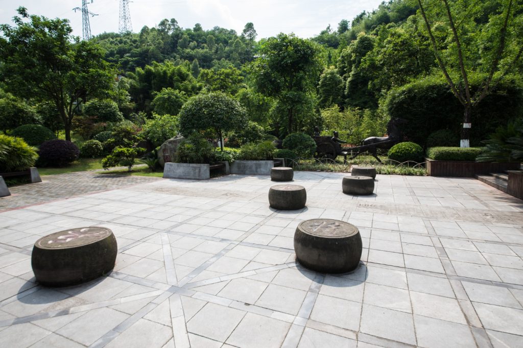 hardscaping patios interlock retaining walls