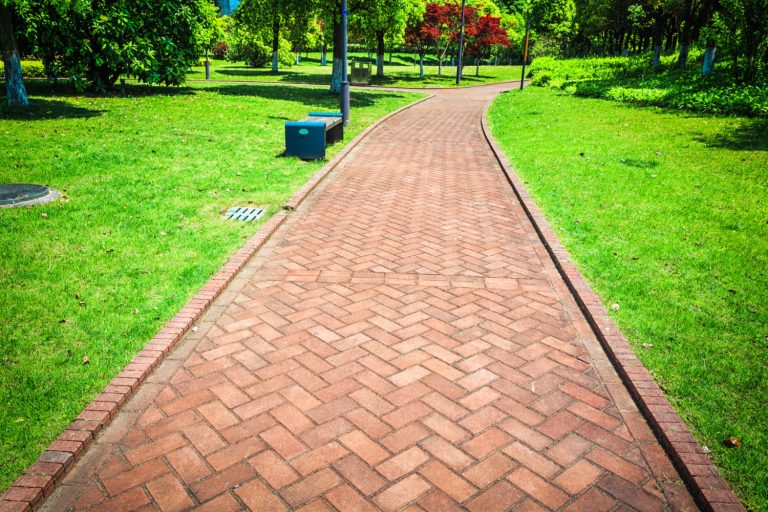 Interlock Driveway vs Concrete: Which Is Better for Burlington Homes?